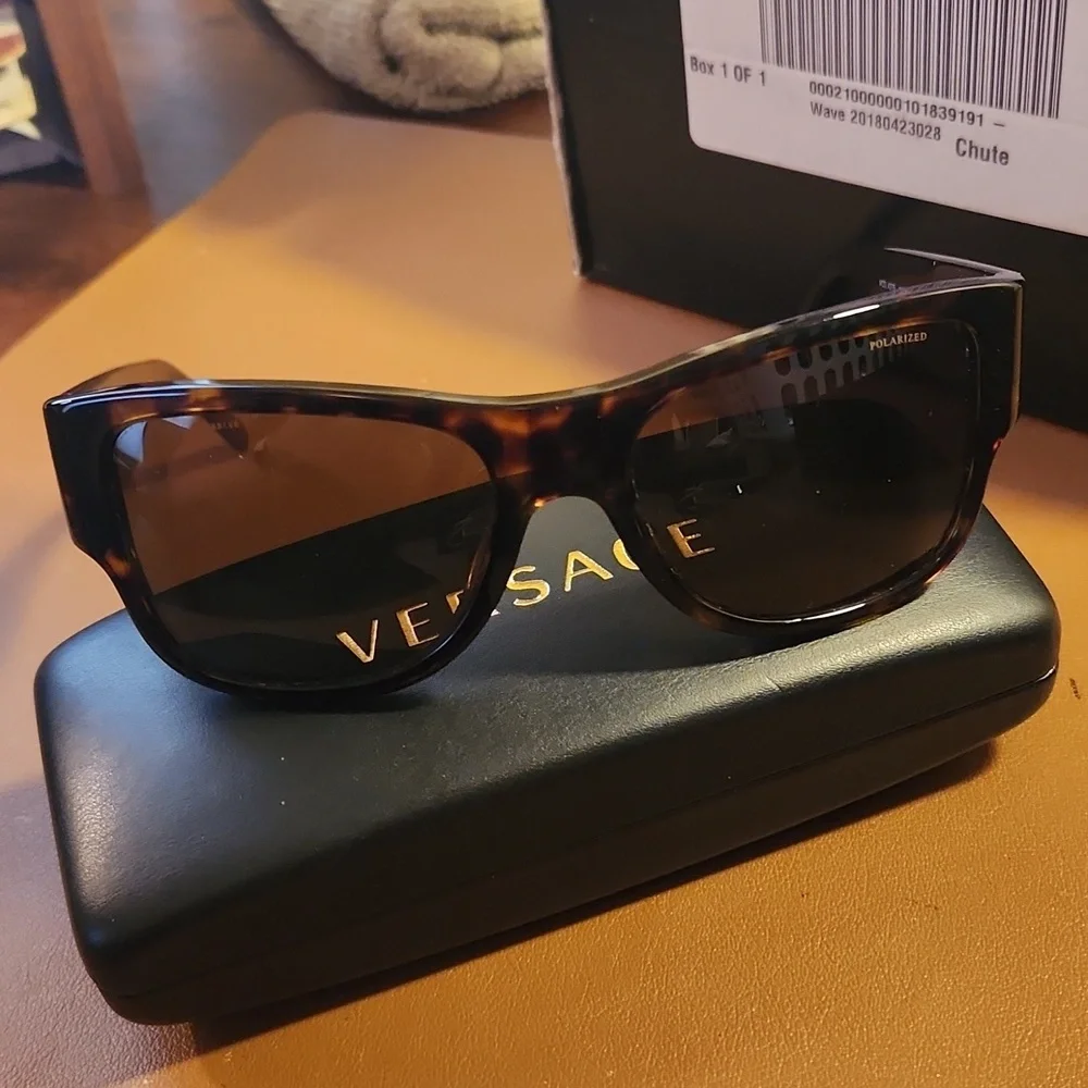 Versace sunglasses NWT - Picture 1 of 7